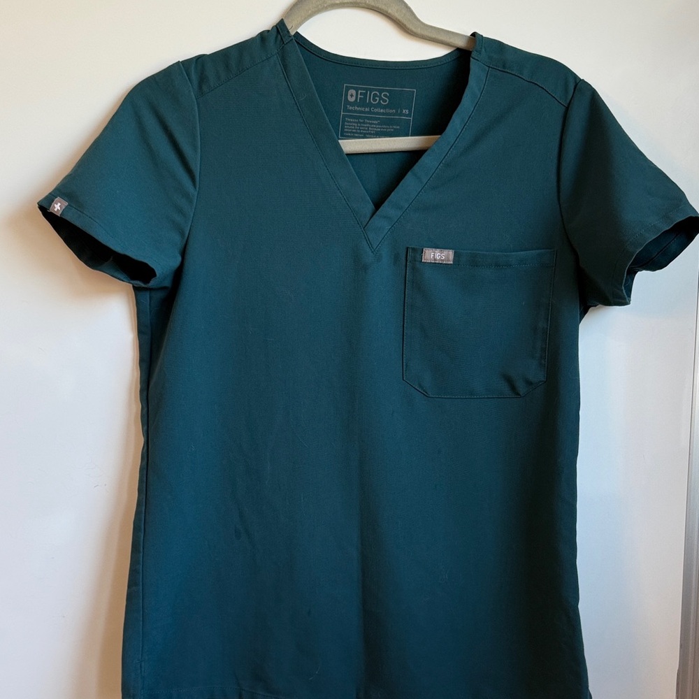 Figs V-Neck Scrub Top in Teal Green